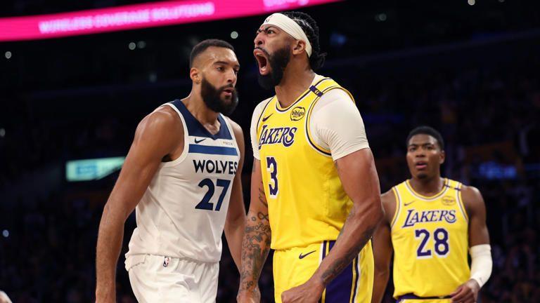 Lakers Outlast Wolves